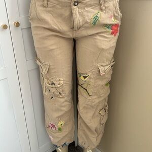 Da-Nang Tan Capri Pants Relaxed Fit